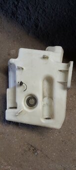 Nadobka ostrikovace - 2