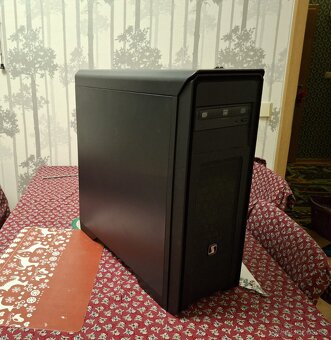 Pracovní/herní PC i7 s grafikou Quadro - 2