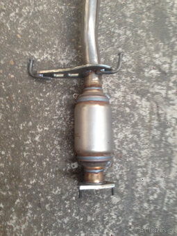 Výfuk Toyota Avensis - 2