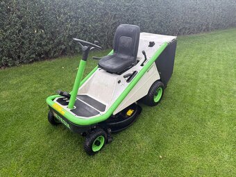 Etesia Bahia s dvouválcovým motorem - 2