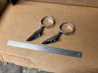 chromované držáky. - 2