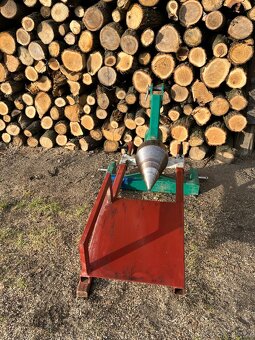 Kuželová štípačka za traktor - 2