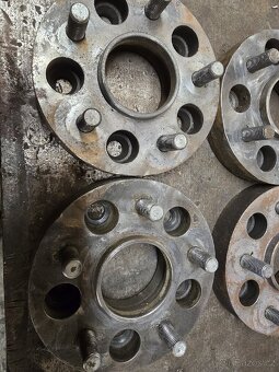 Podložky 5x120 30mm - 2