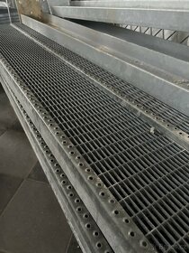 Pozinkované rošty na schody 2200x270x80 - 2