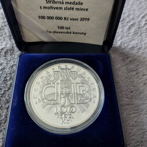 Stříbrná medaile ČNB s motivem zlaté mince 100 000 000 Kč - 2