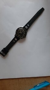 Staré vodotěsné hodinky - 2