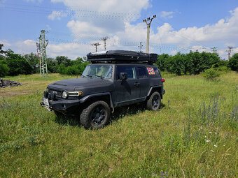 Toyota FJ Cruiser - 2