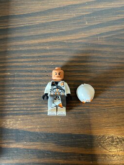 Lego Star Wars minifigurka Clone Airborne Trooper - 2