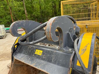 Drtící lopata MB Crusher BF 90.3 S4 - 2