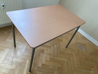Jídelní stůl se 4 židlemi – moderní design, jako nový - 2