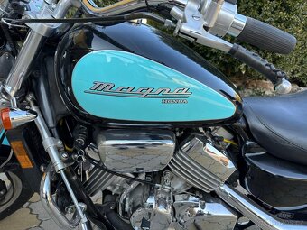Honda VF 750 C Magna - 2