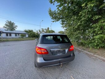 Mercedes Benz B - 2