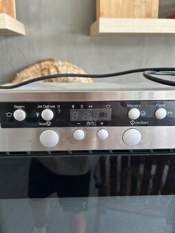 Mikrovlnná trouba Whirlpool k vestavbě - 2