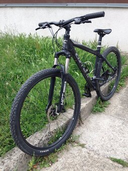 Prodám kolo CARERA ,kola 27,5, ALU rám velikost asi 17 - 2