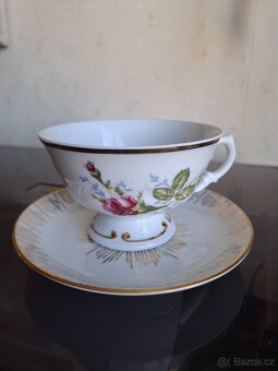 Sada sklenic a porcelanových šálků - 2