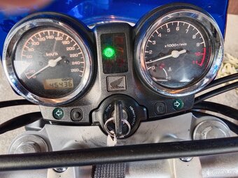 Honda Hornet 900 - 2