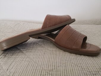 Kožené cukle, nazouváky, pantofle Lasocki vel. 38 - 2