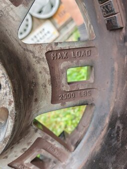 Kola 16X8J + gumy 265/75 R16 - 2