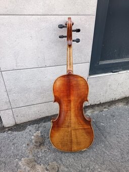 Staré housle - 2