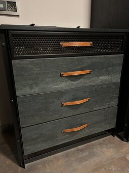 Prodám studentský nábytek v kompletní sestavě - 2