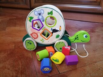 Dřevěná tahací želva Playtive - 2