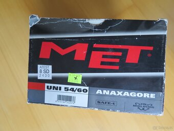 Helmu na kolo zn. MET vel. 54/60, nebouraná, málo používaná - 2