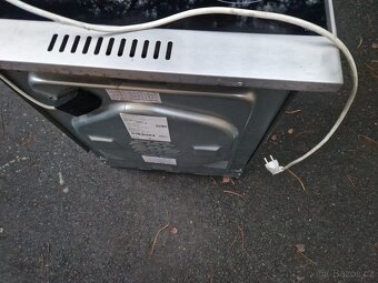 Sklokeramický sporák - 60cm široký - 2