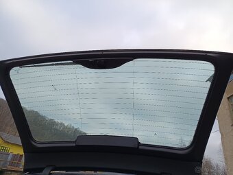 BMW E39 combi -zadni okno TOP stav. - 2