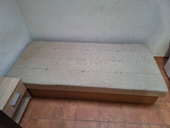 Postel s uloznym prostorem - 2