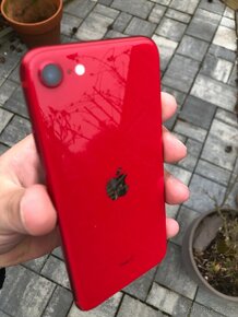 iPhone SE 2020 128Gb v hezkém stavu, červený - 2