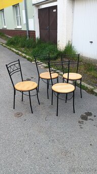 stul + 4 židle - 2