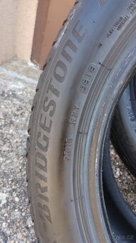 2ks letni pneu Bridgestone 225/45-17 okolo 4mm - 2