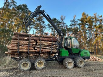 John Deere 810e - 2
