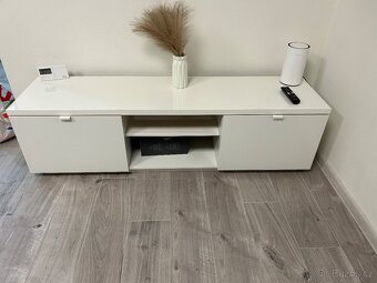 Stolek pod TV - 2