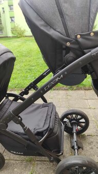 Kočár pro dvojčata - 2