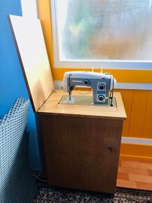 Šicí stroj zn. Veritas - 2