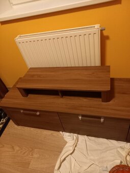 Prodam část obývací stěny - 2