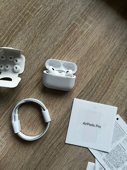 Apple AirPods Pro 2 - 2