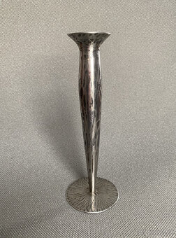 Designová kovová tepaná váza, svícen 21 cm - 2