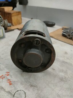 Dynamo Bosch Tatra 603 - 2