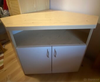 Rohový TV stolek - 2