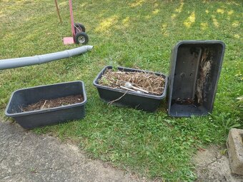 Květináče plastové 50l - 2