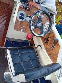 Kajutová motorová loď - 2