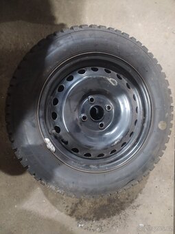 Zimní pneu Vraník 15" + plechové disky - 2