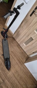 Elektrická koloběžka Xiaomi 4 - 2