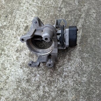 Bmw E36 M52 klapka tempomatu - 2