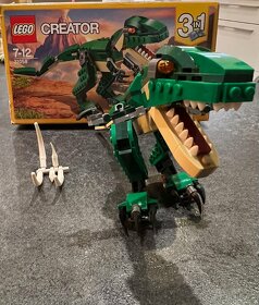 LEGO Creator 3v1 31058 Úžasný dinosaurus - 2