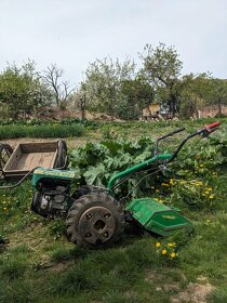 Jednoosý malotraktor Ferrari 306 s bohatým příslušenstvím - 2