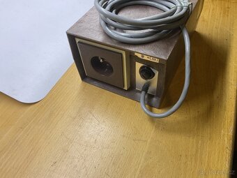 Automatický regulátor - stabilizátor napětí Tesla ARN 400F - 2