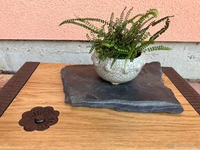 Výstavní stolek, suiseki, bonsai, umělecké předměty - 2